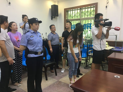 被告人李某某被判有期徒刑2年并处罚金20万元